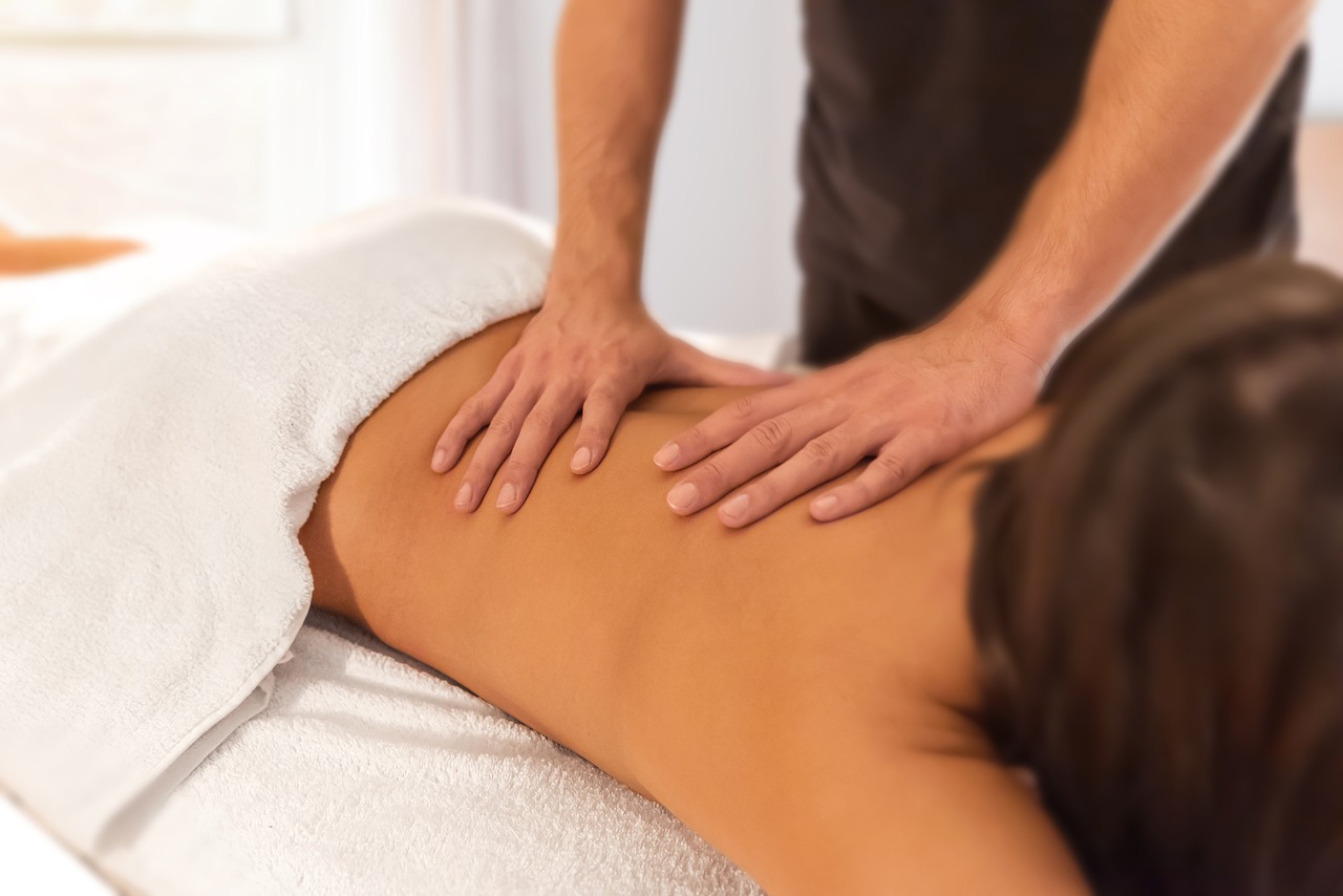massage-ge566bb949_1280